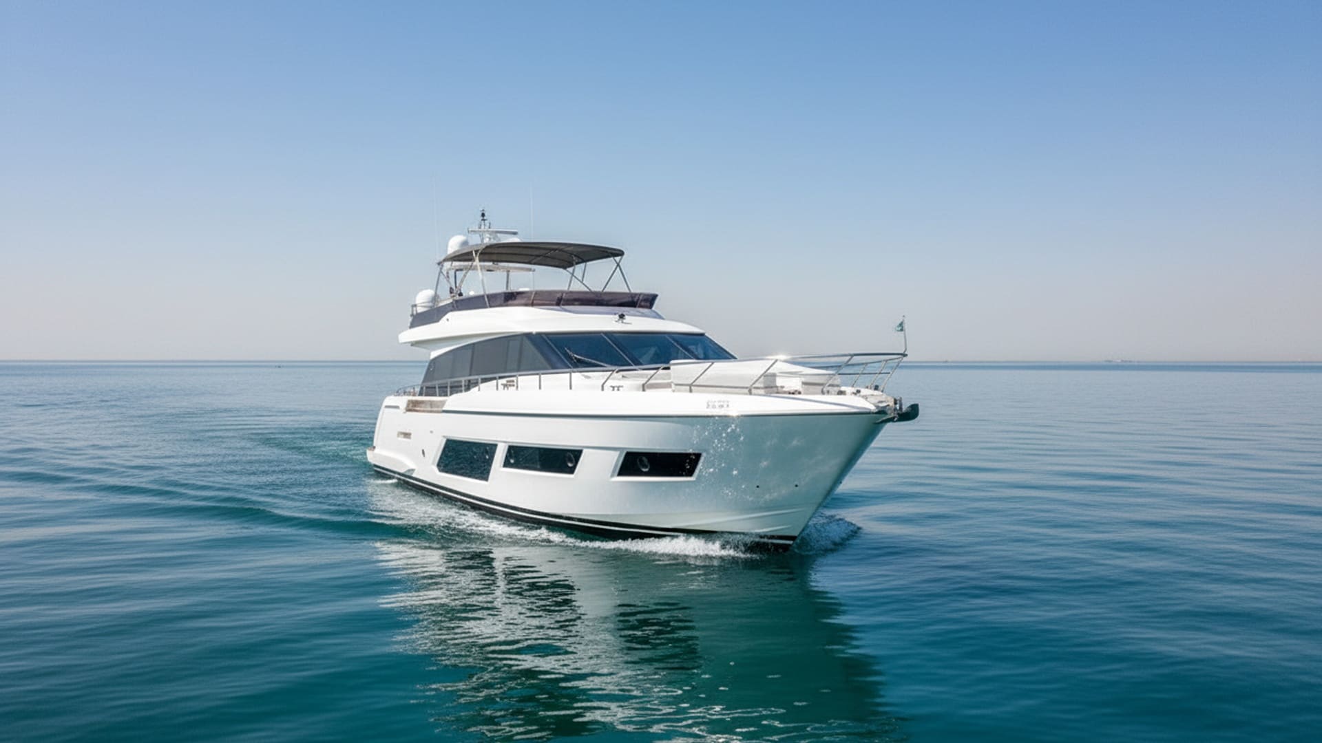 Horizon Wave 67 ft yacht deck, spacious seating area
