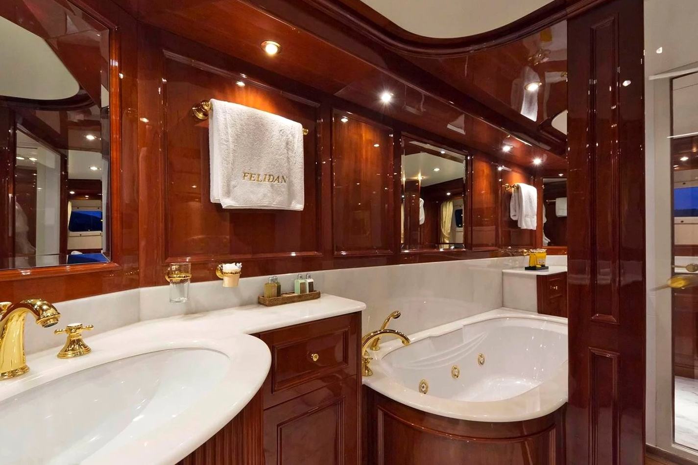 Benetti Gallus: view 14