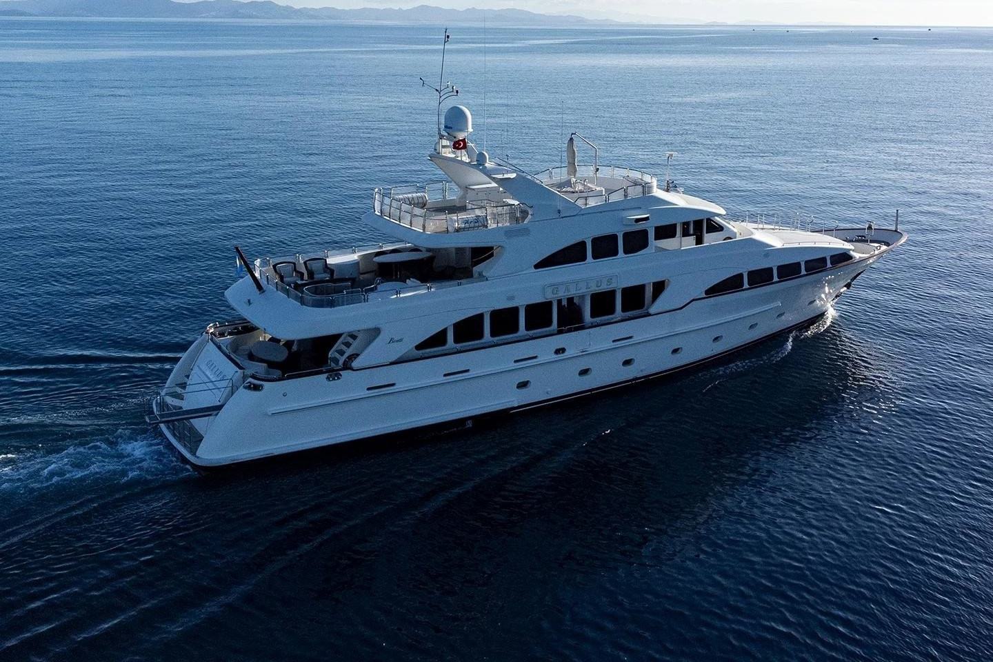 Benetti Gallus: view 4
