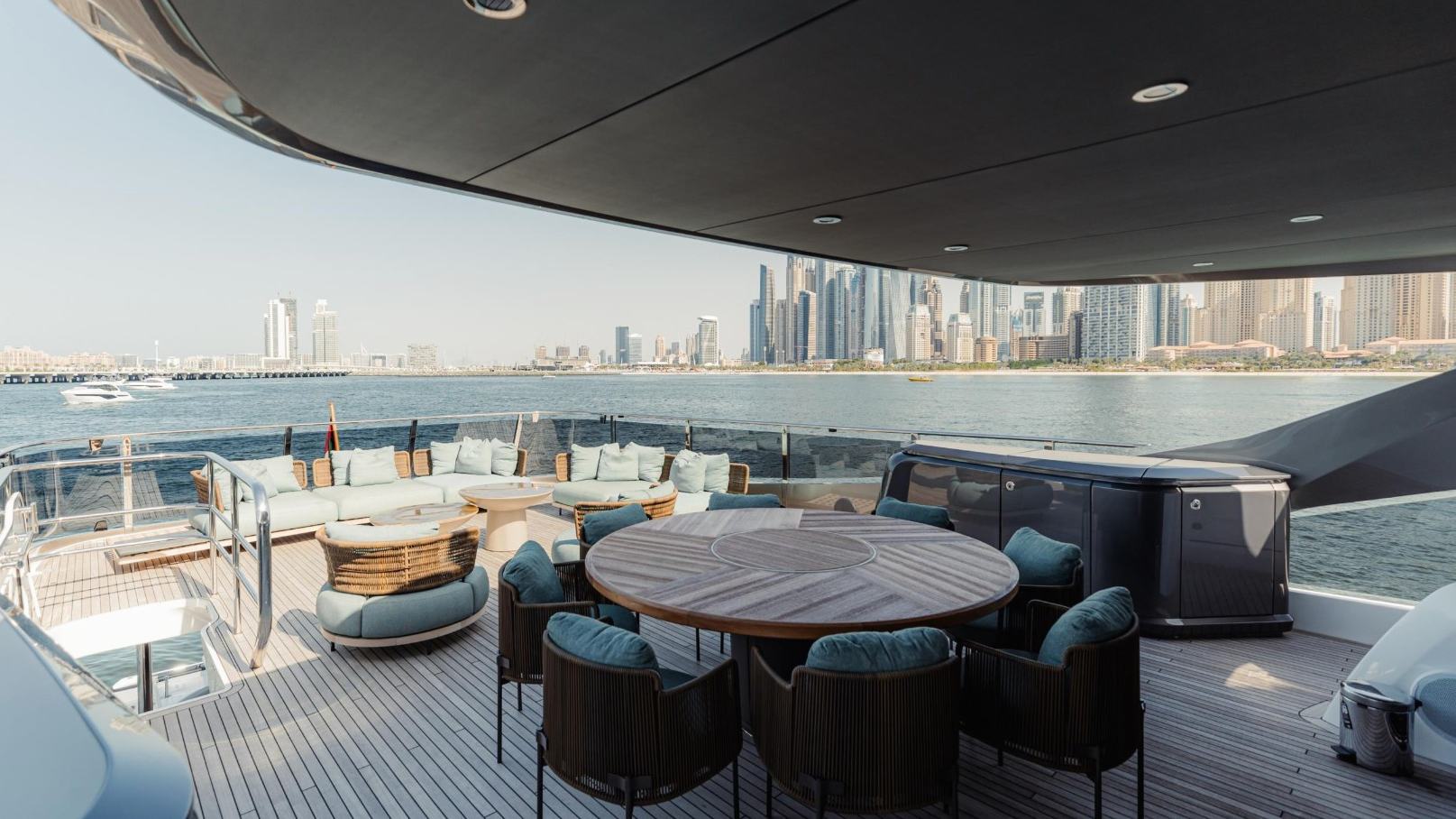 Princess 95X Super-flybridge: view 9