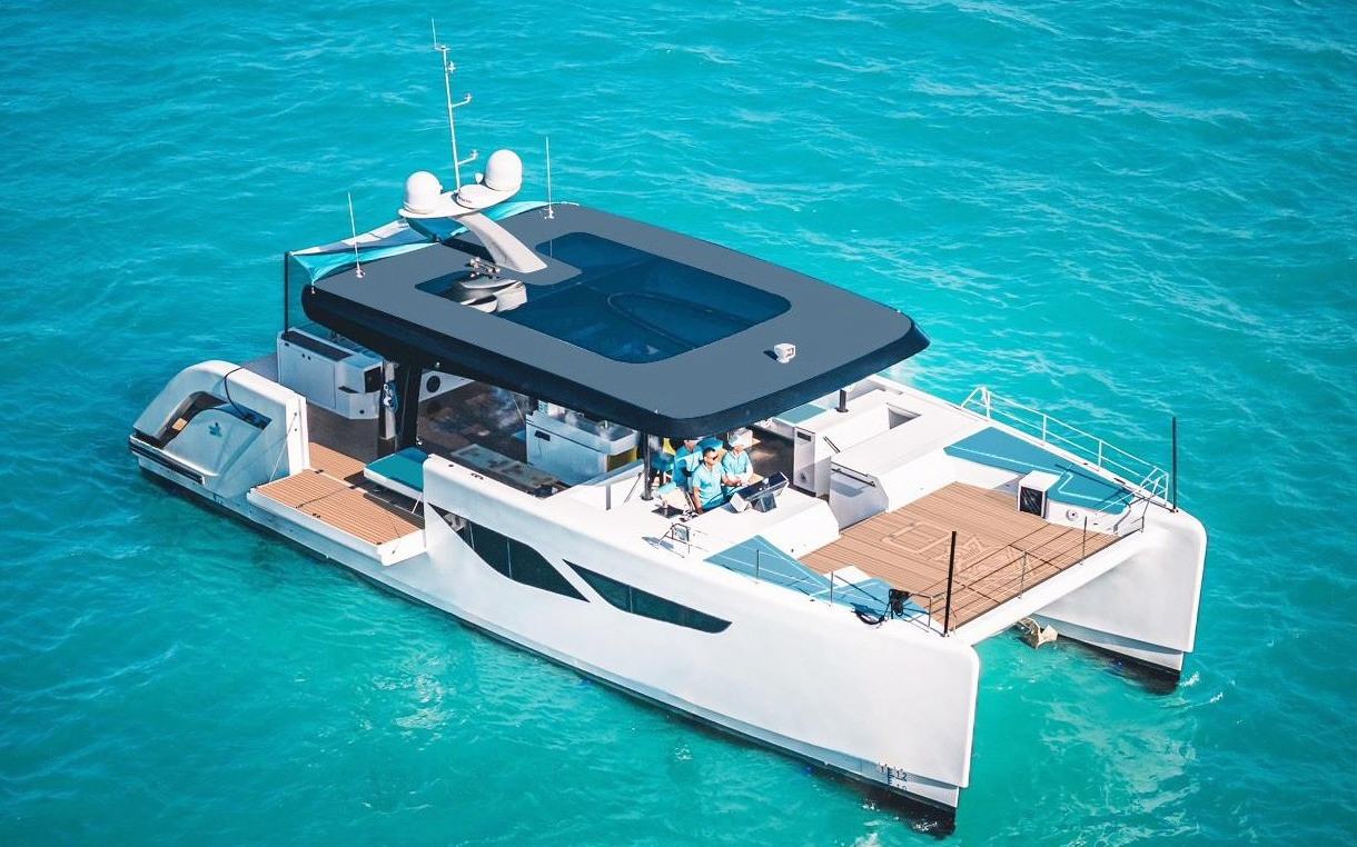 Catamaran Ozone