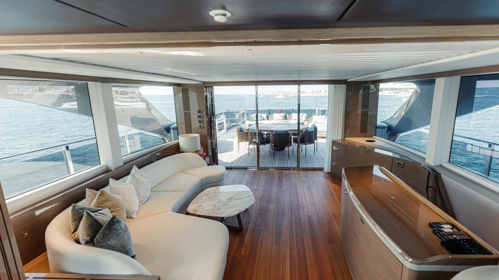 Princess 95X Super-flybridge: view 12