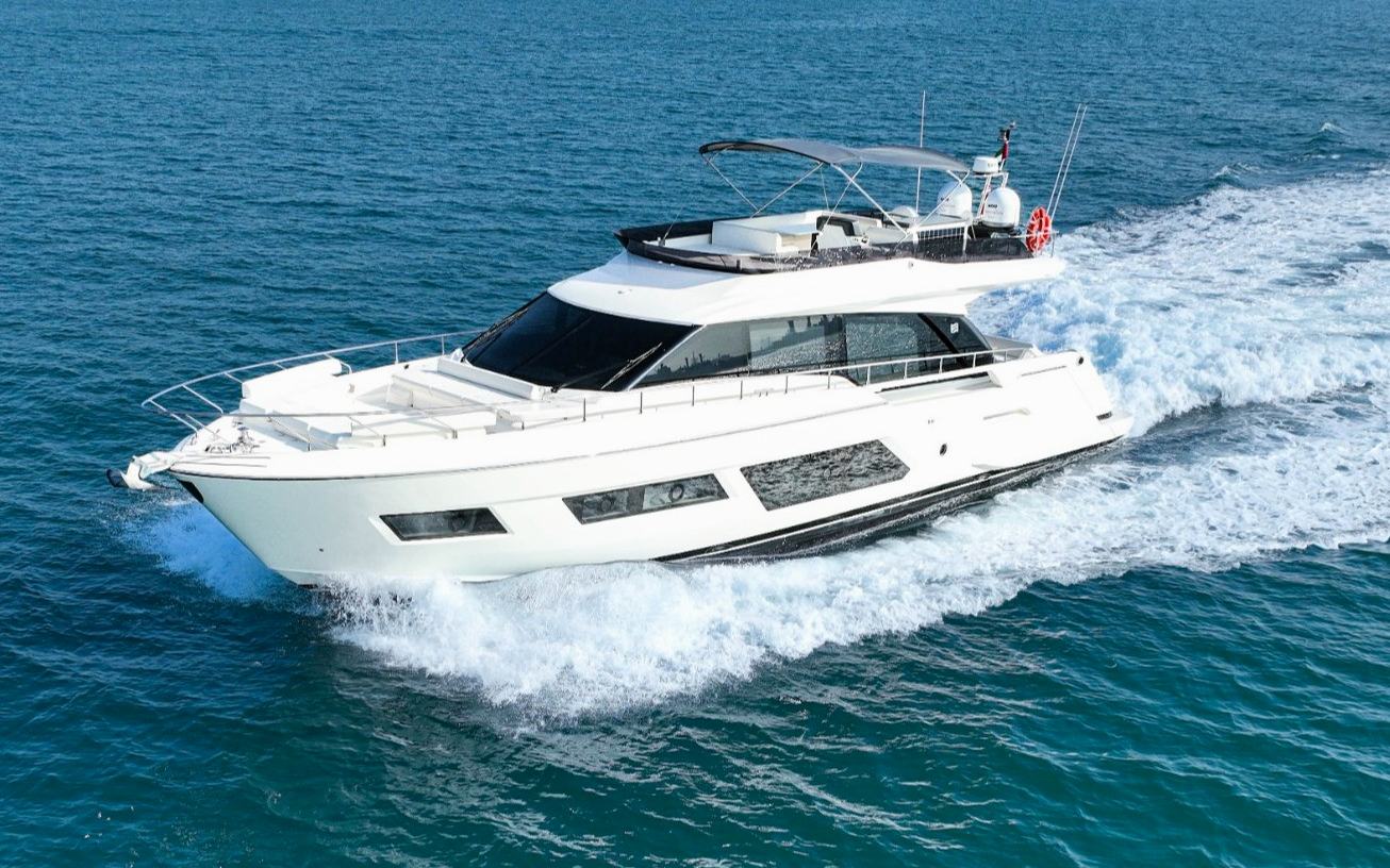 Ferretti 67 ft