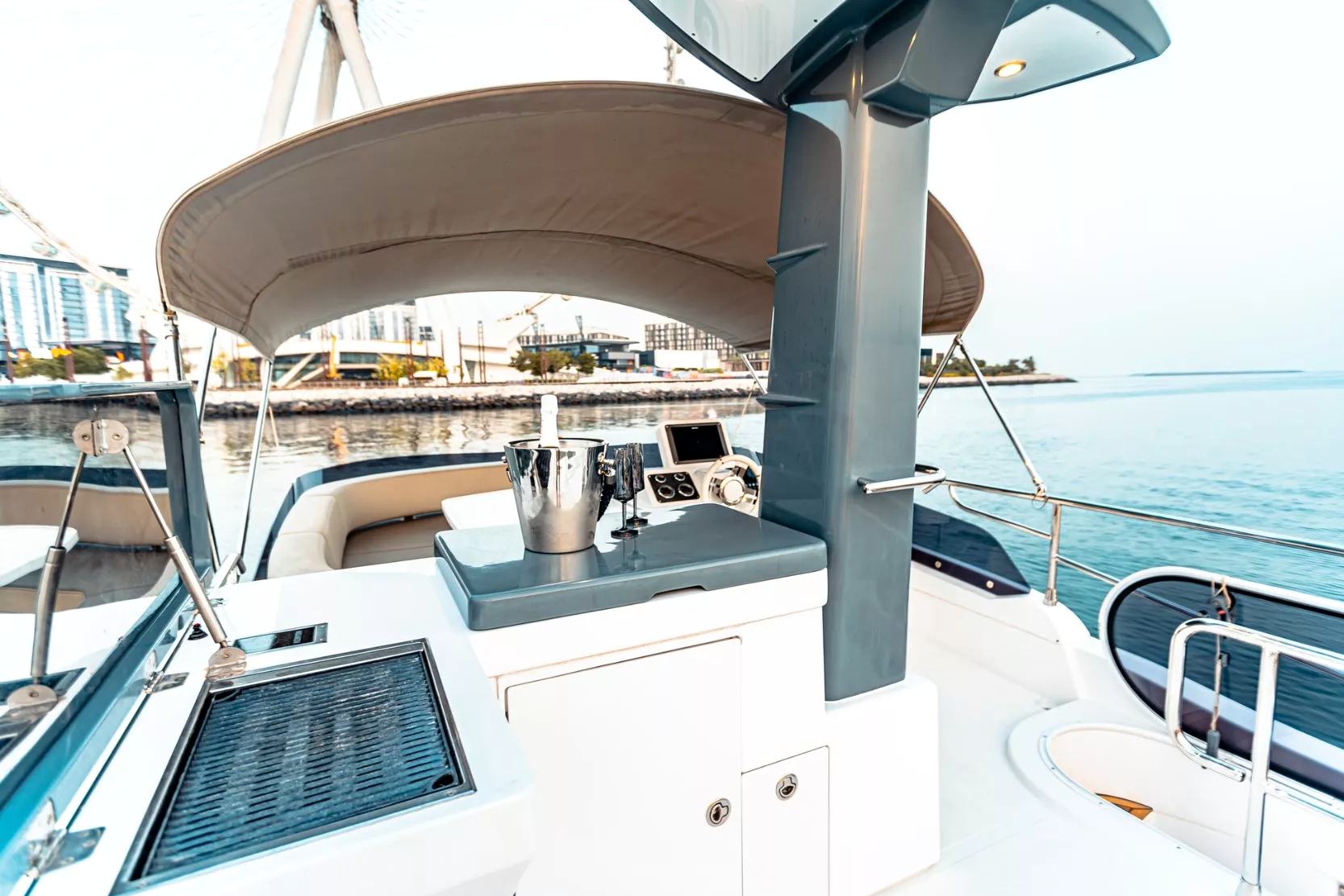 Azimut Magellano 43 ft: view 10