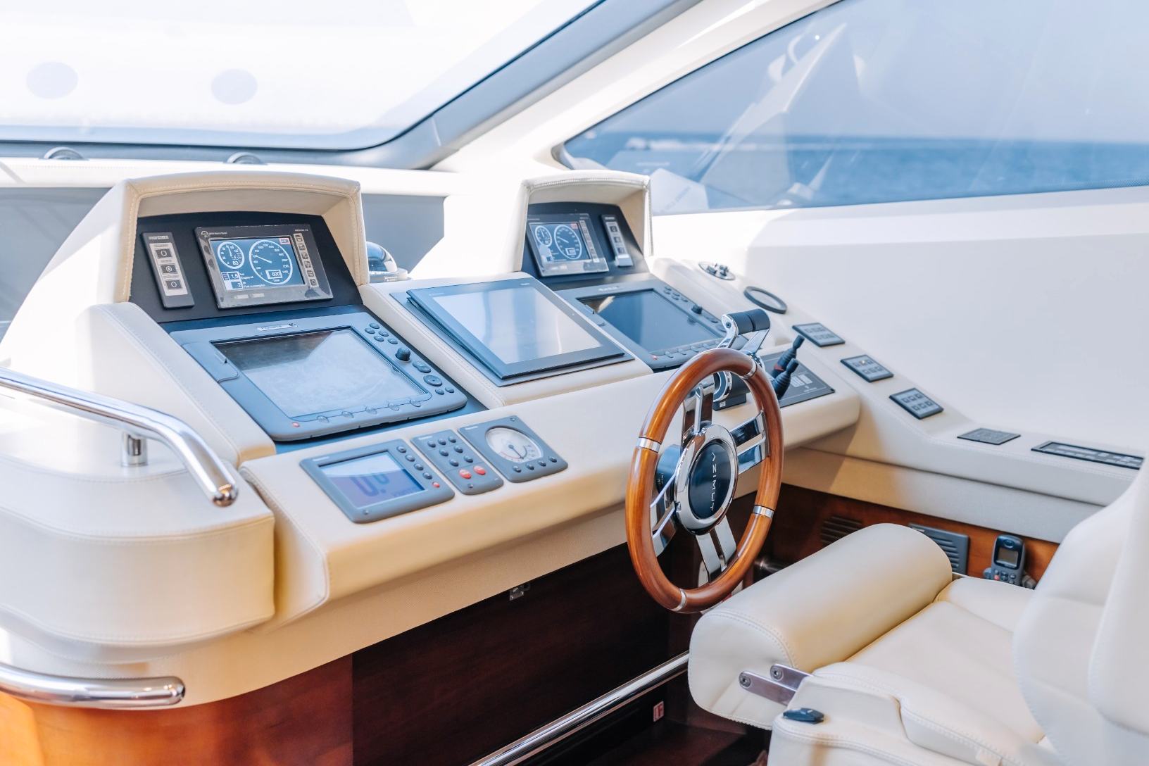 Azimut Viktoria: view 9
