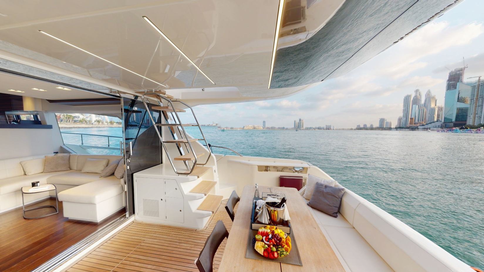 Ferretti 67 ft: view 16