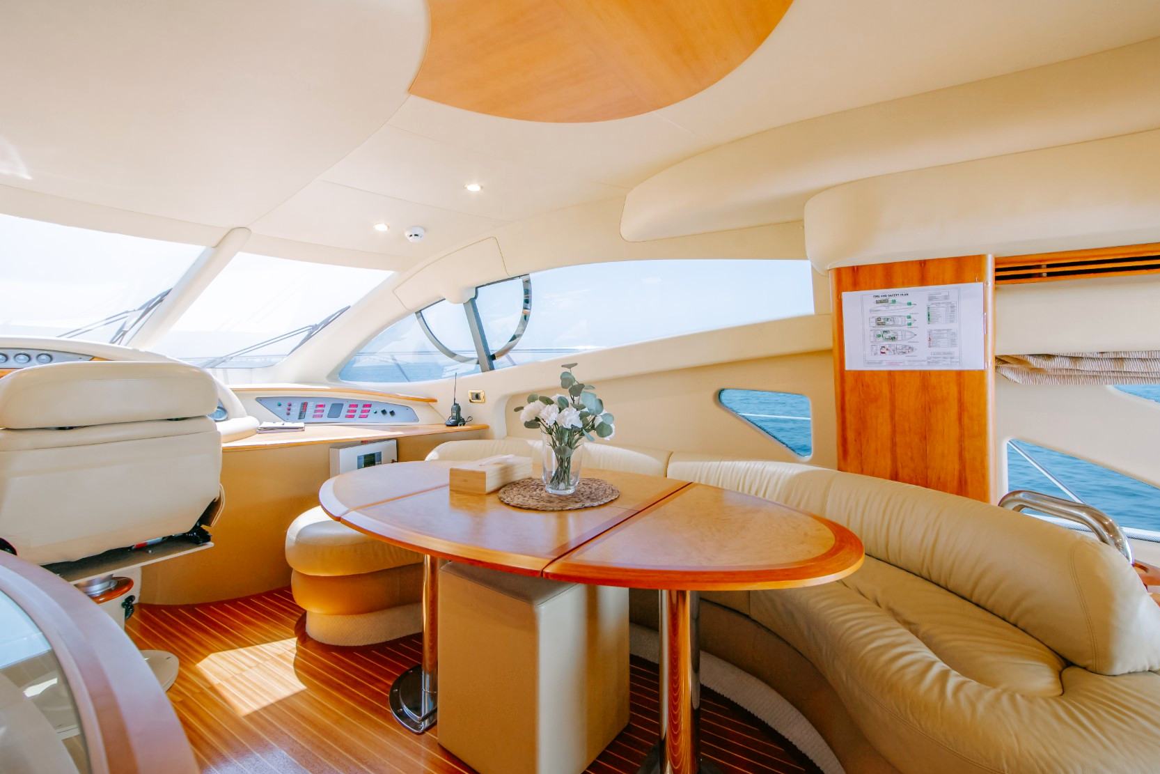 Azimut White Pearl: view 6