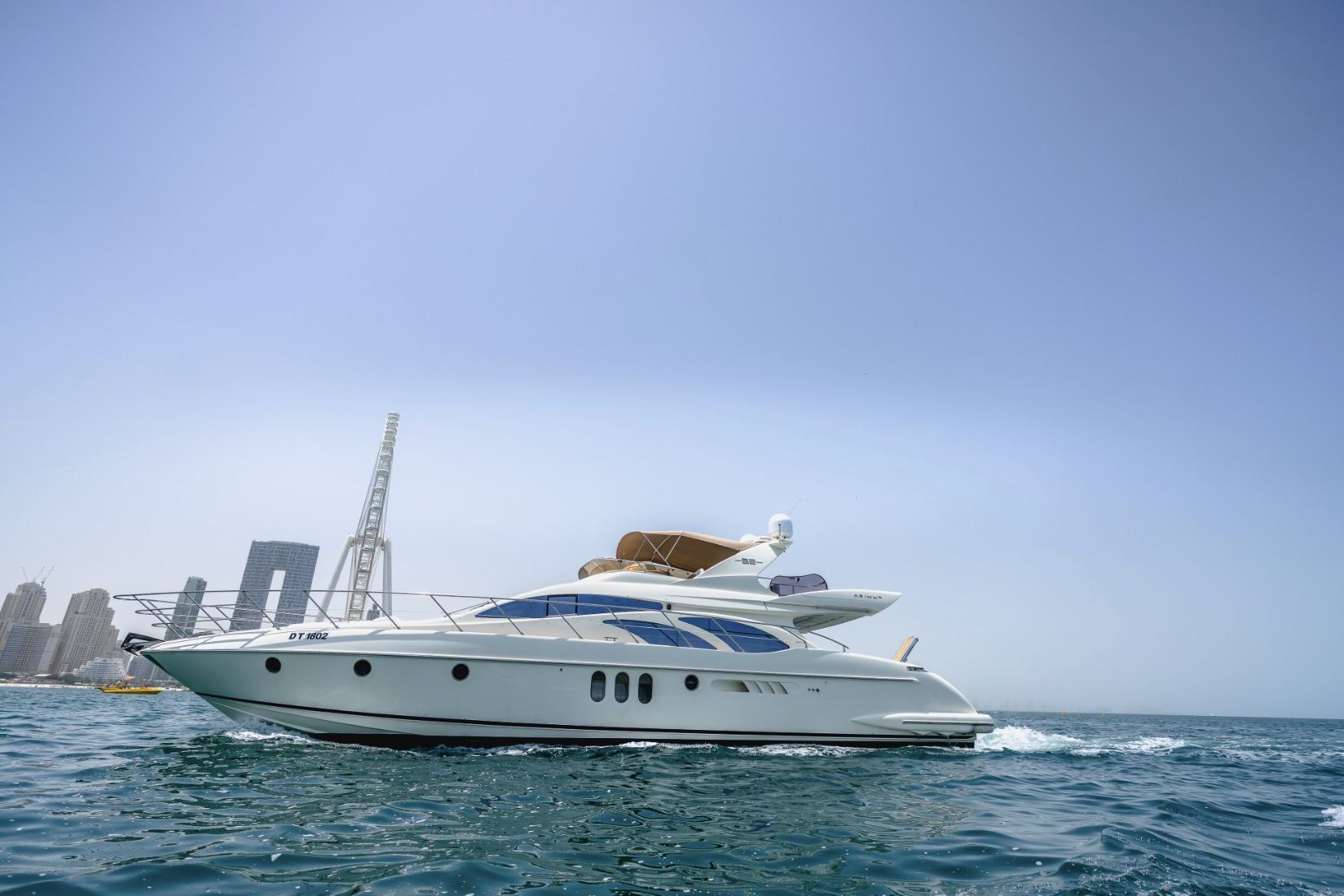 Azimut Lucky Star: view 2