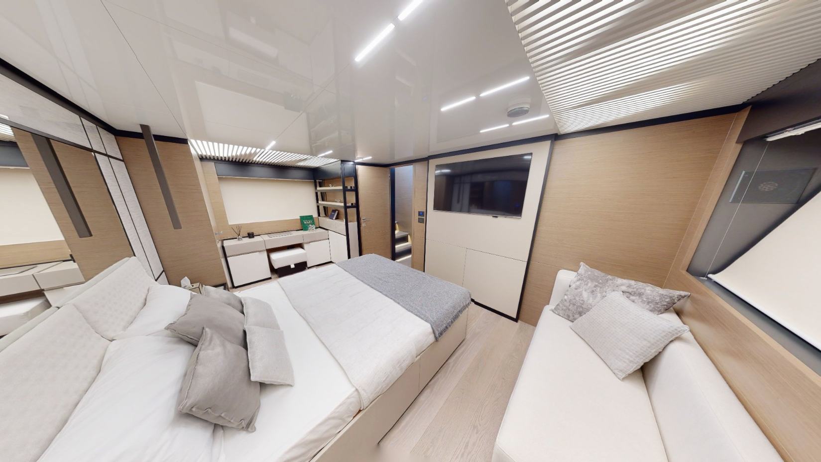 Ferretti 78 ft: view 13