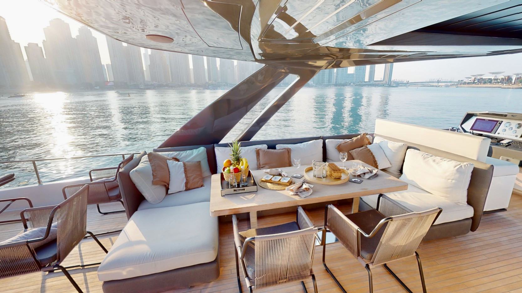 Ferretti 78 ft: view 8