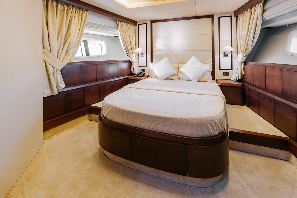 Azimut Viktoria: view 8