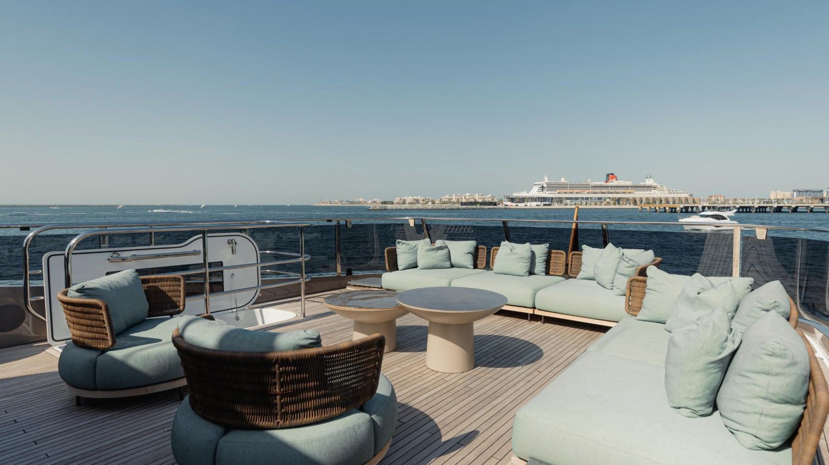 Princess 95X Super-flybridge: view 15