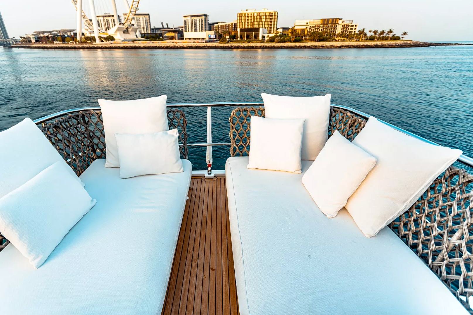 Azimut Magellano 66 ft: view 3