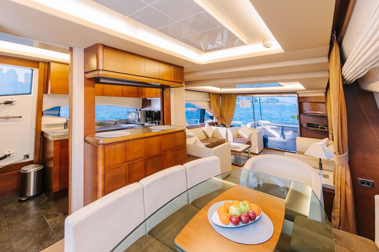 Azimut Viktoria: view 13