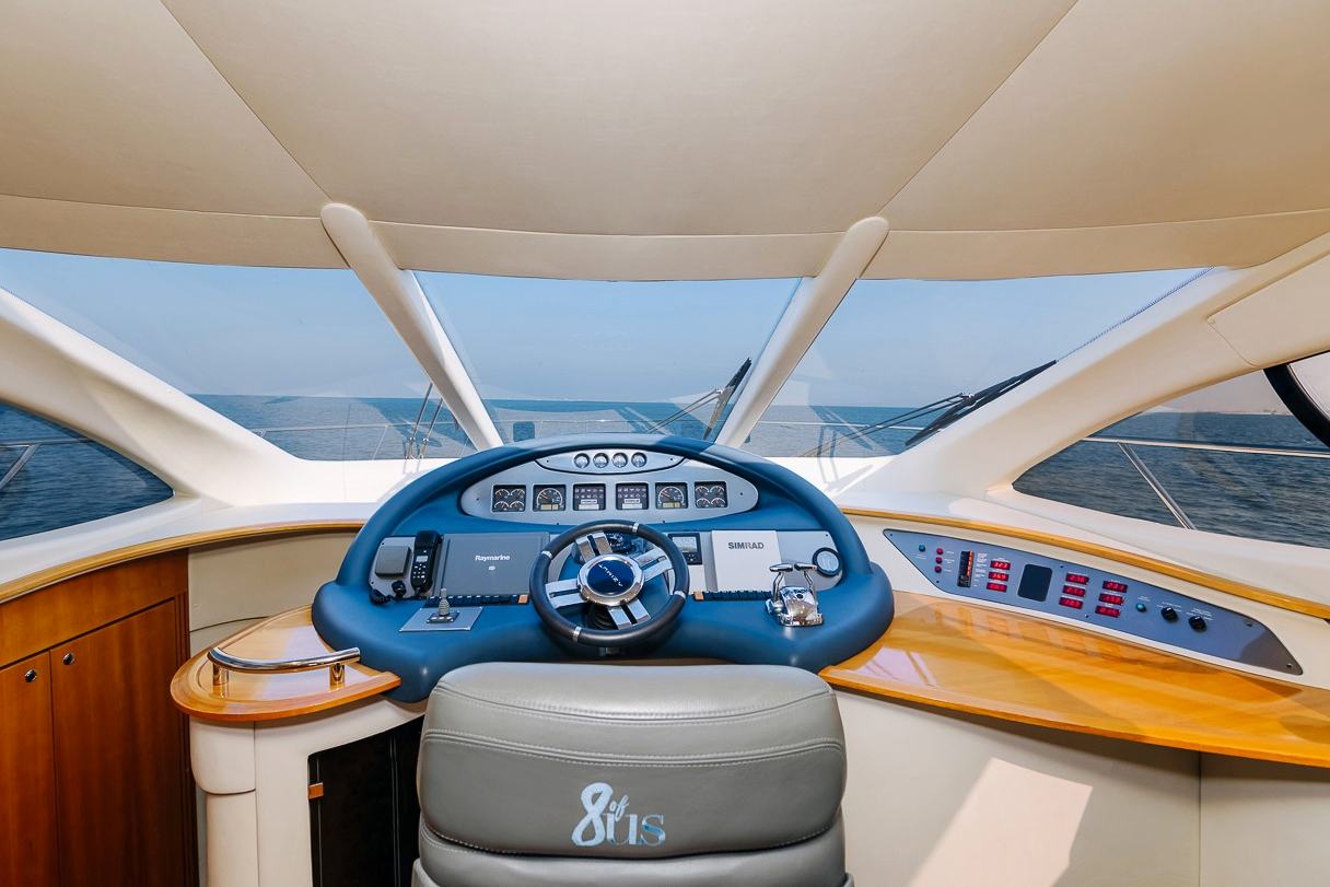 Azimut 8ofUs: view 4