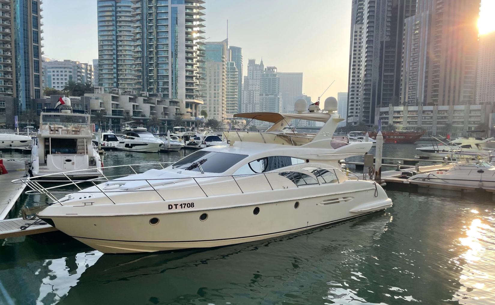 Azimut Grand Crew: view 2