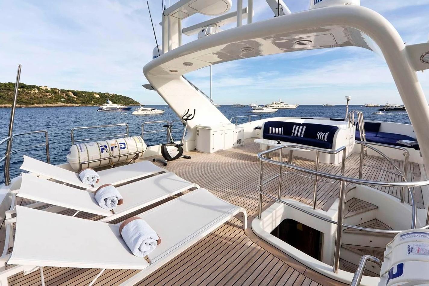 Benetti Gallus: view 3
