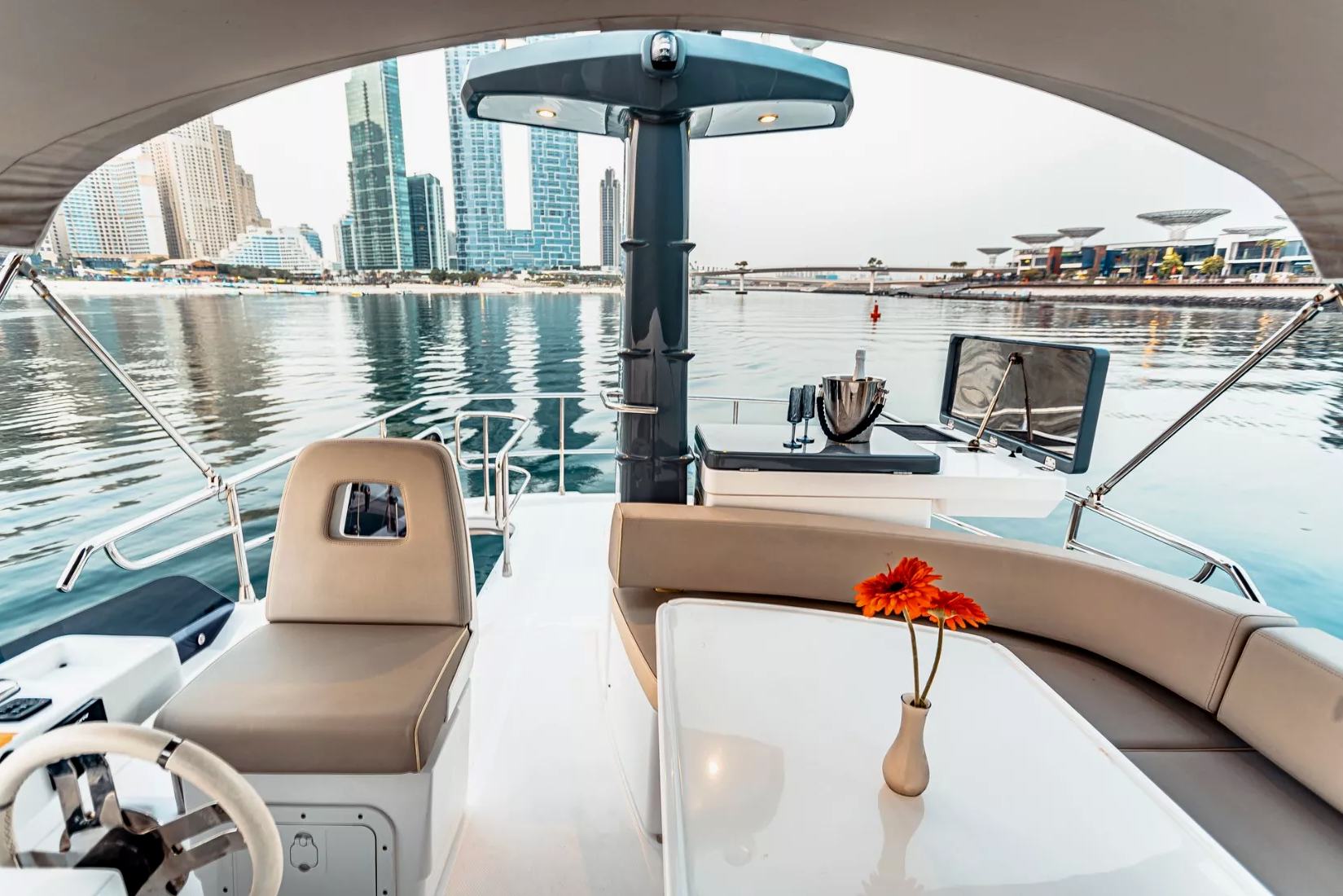 Azimut Magellano 43 ft: view 9