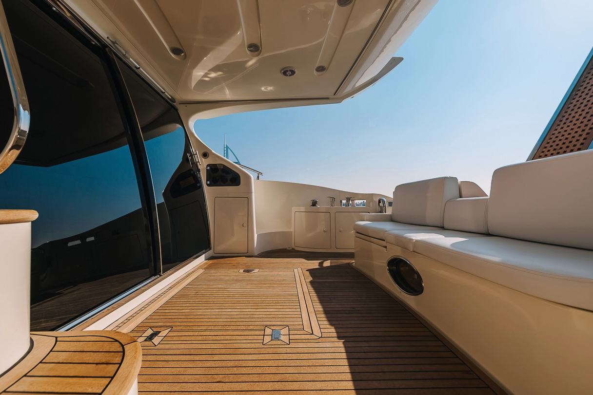 Azimut 8ofUs: view 3