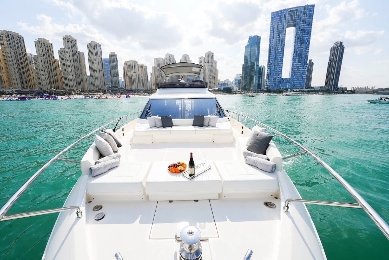 Ferretti 67 ft: view 10