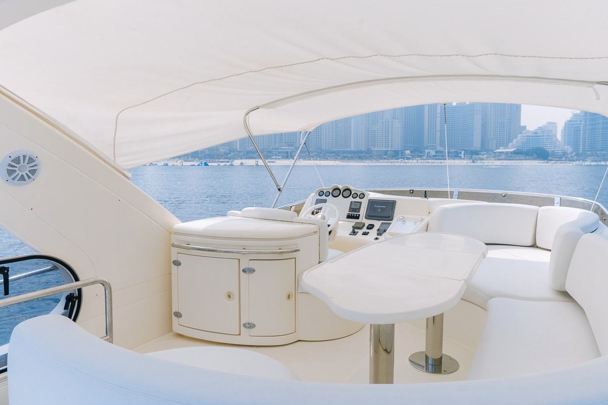 Azimut Monica: view 2