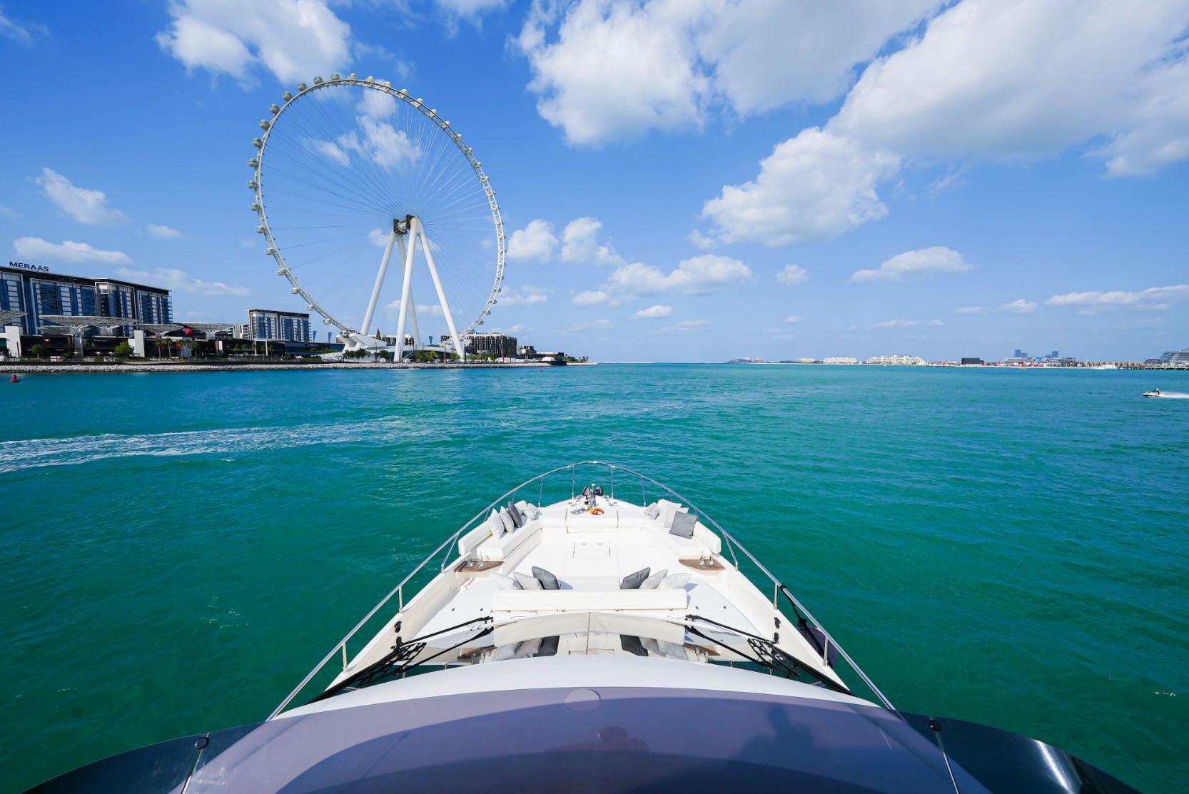 Ferretti 67 ft: view 2