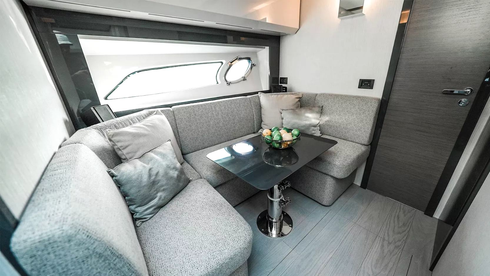 Pershing 5X Shark Grey: view 9