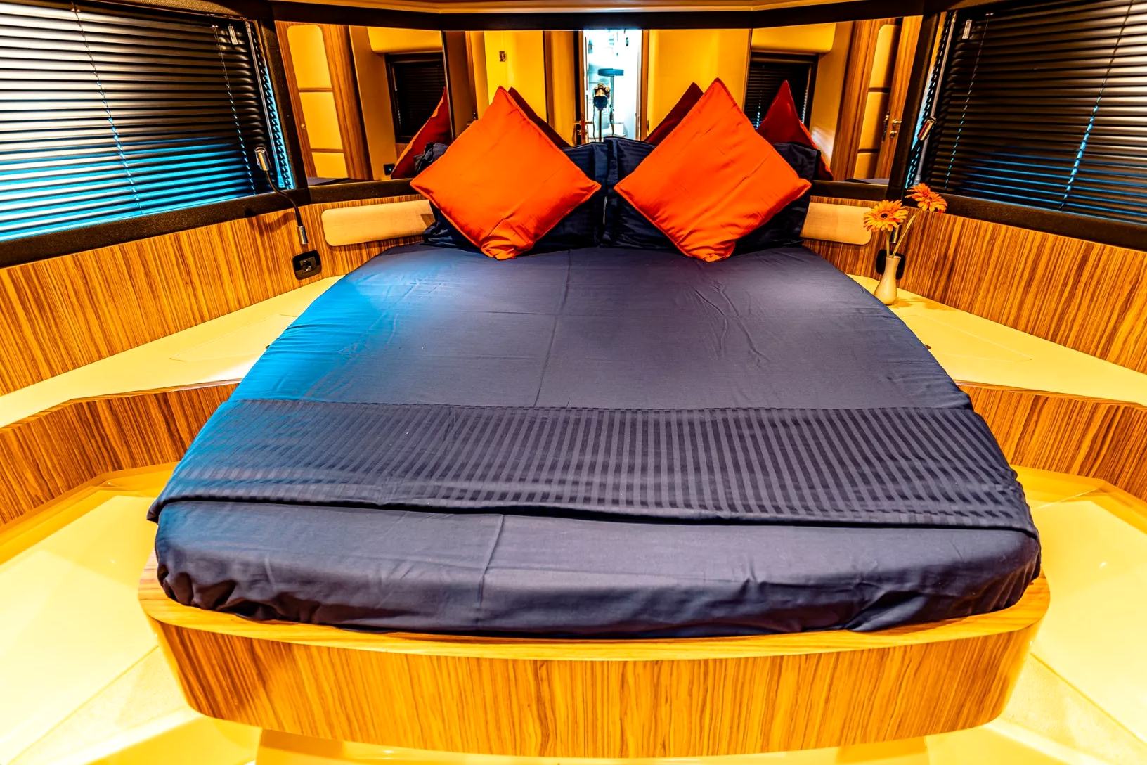 Azimut Magellano 43 ft: view 5