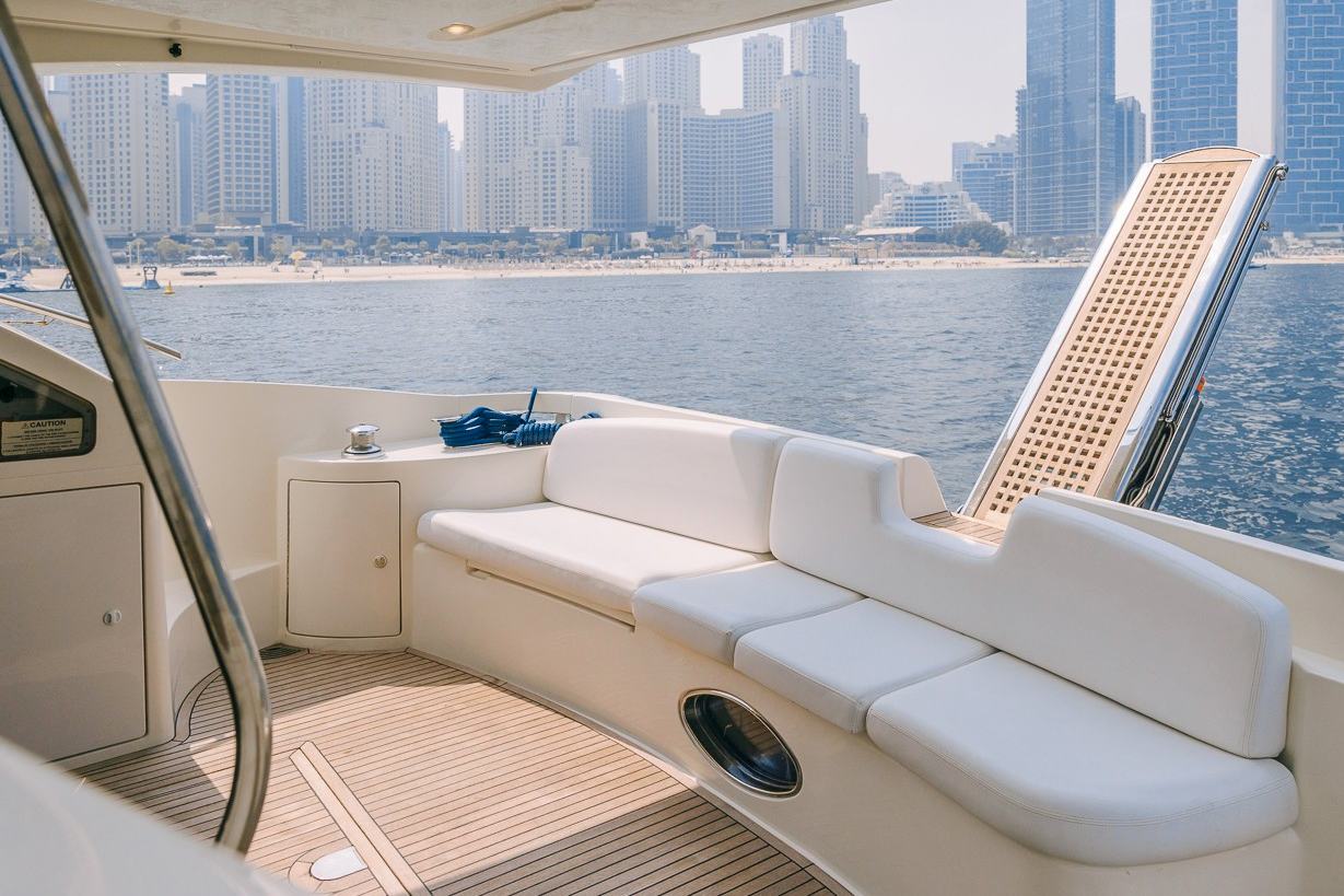 Azimut Monica: view 4