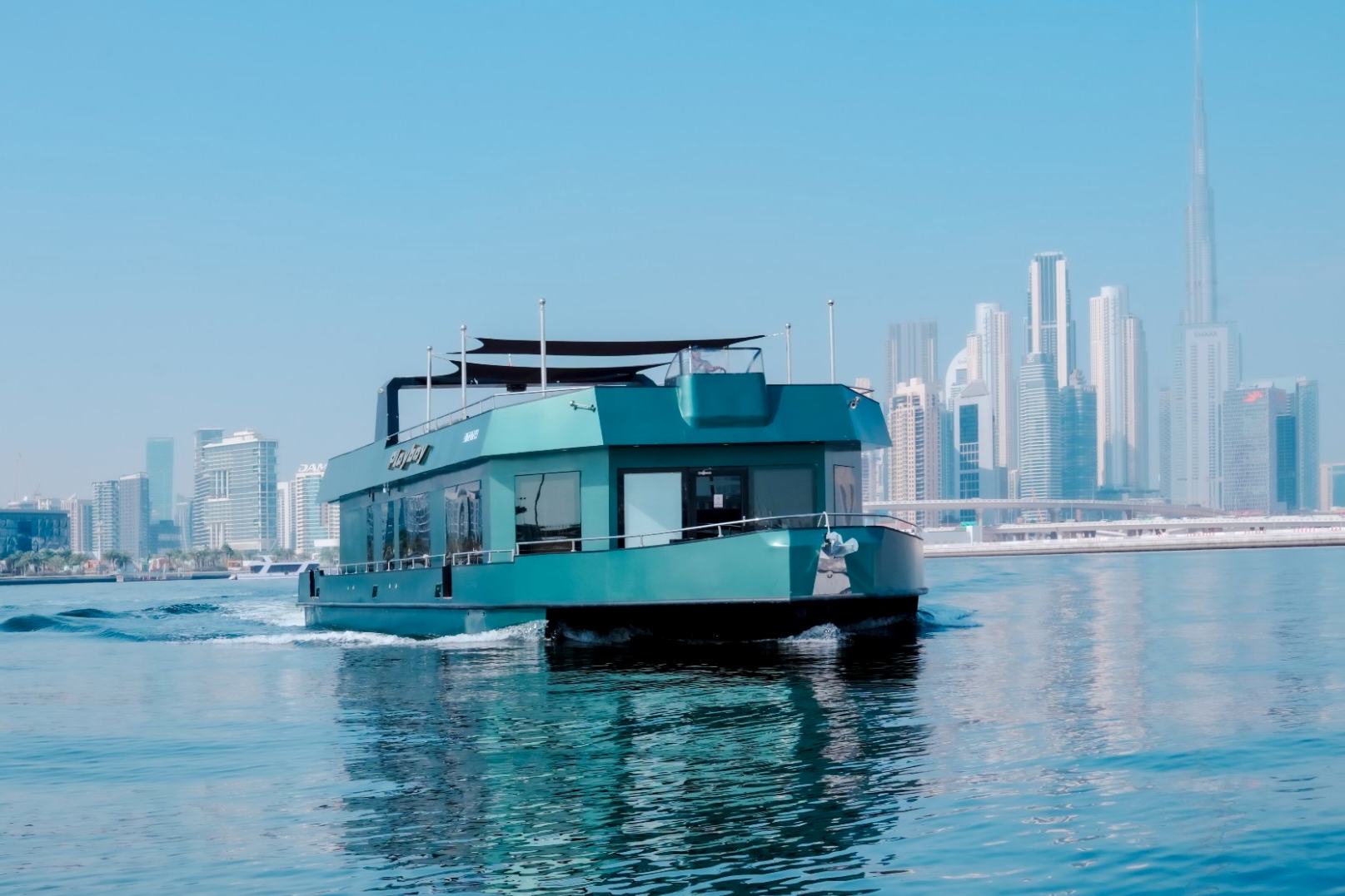 Play Boy Houseboat: view 10