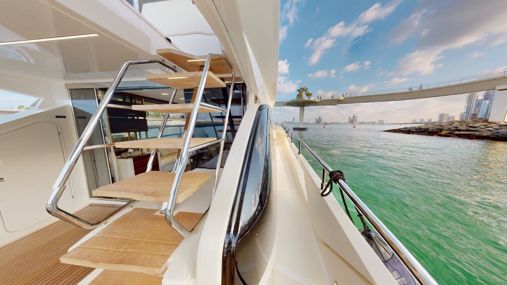 Ferretti 67 ft: view 15