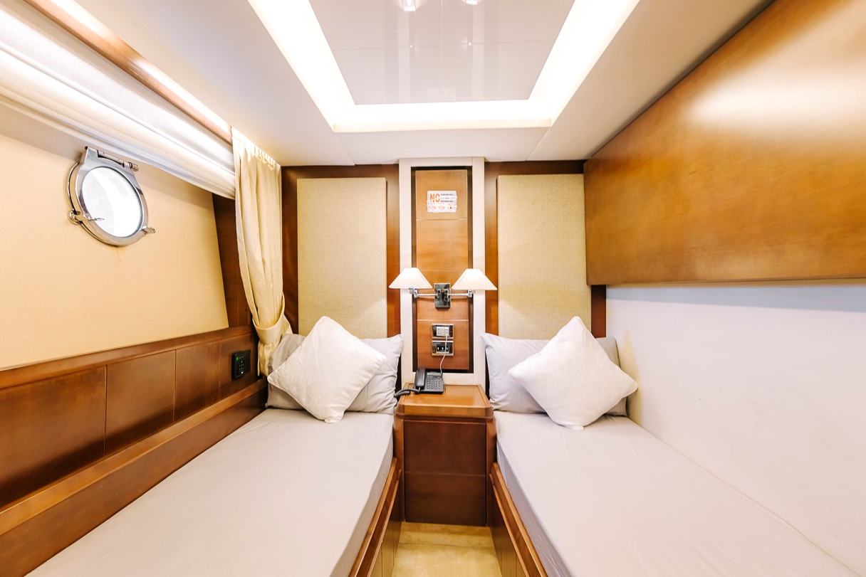 Azimut Viktoria: view 14