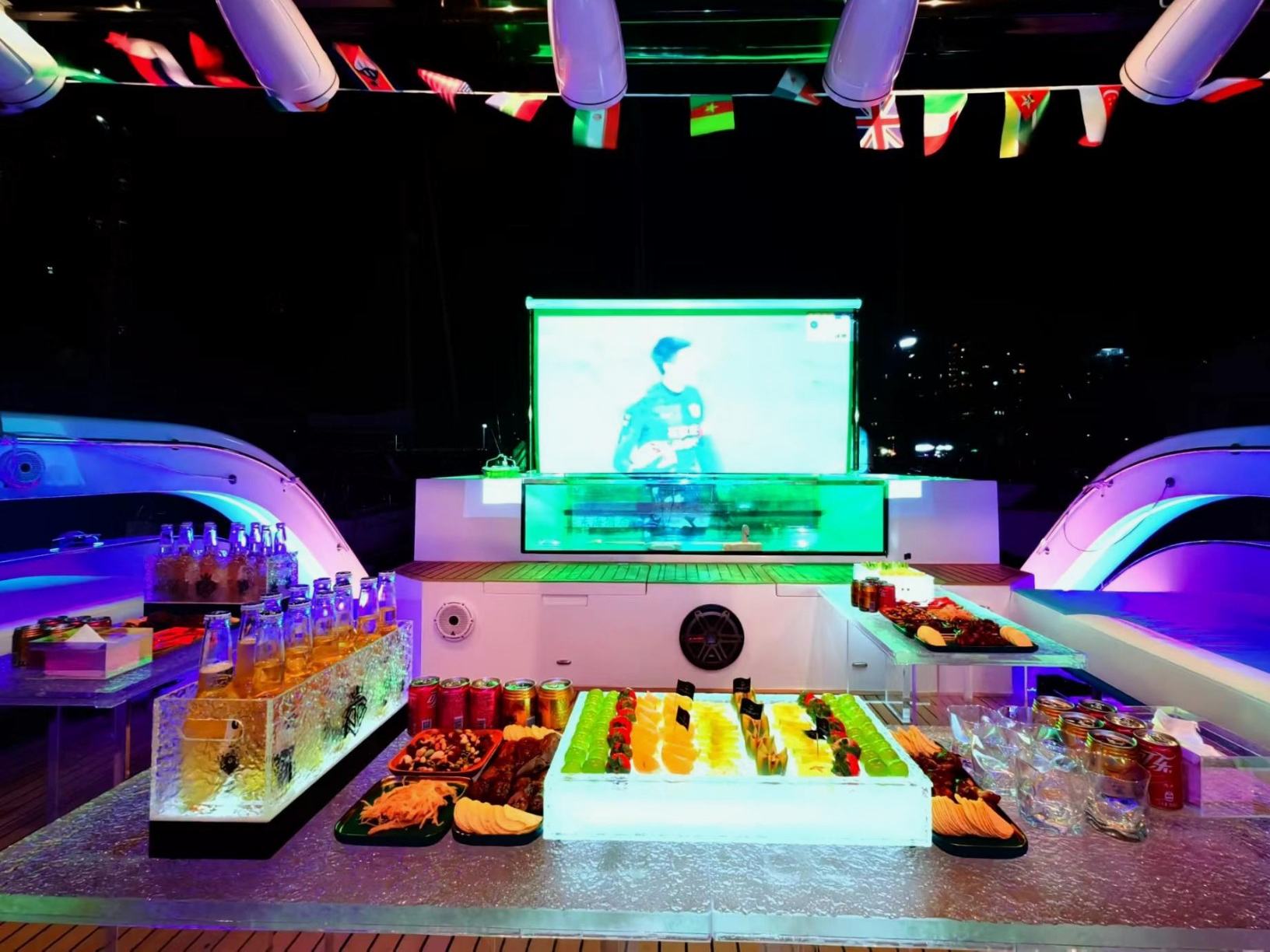 Catamaran Ozone: view 8