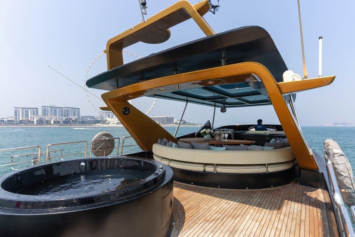 Azimut Anna: view 2