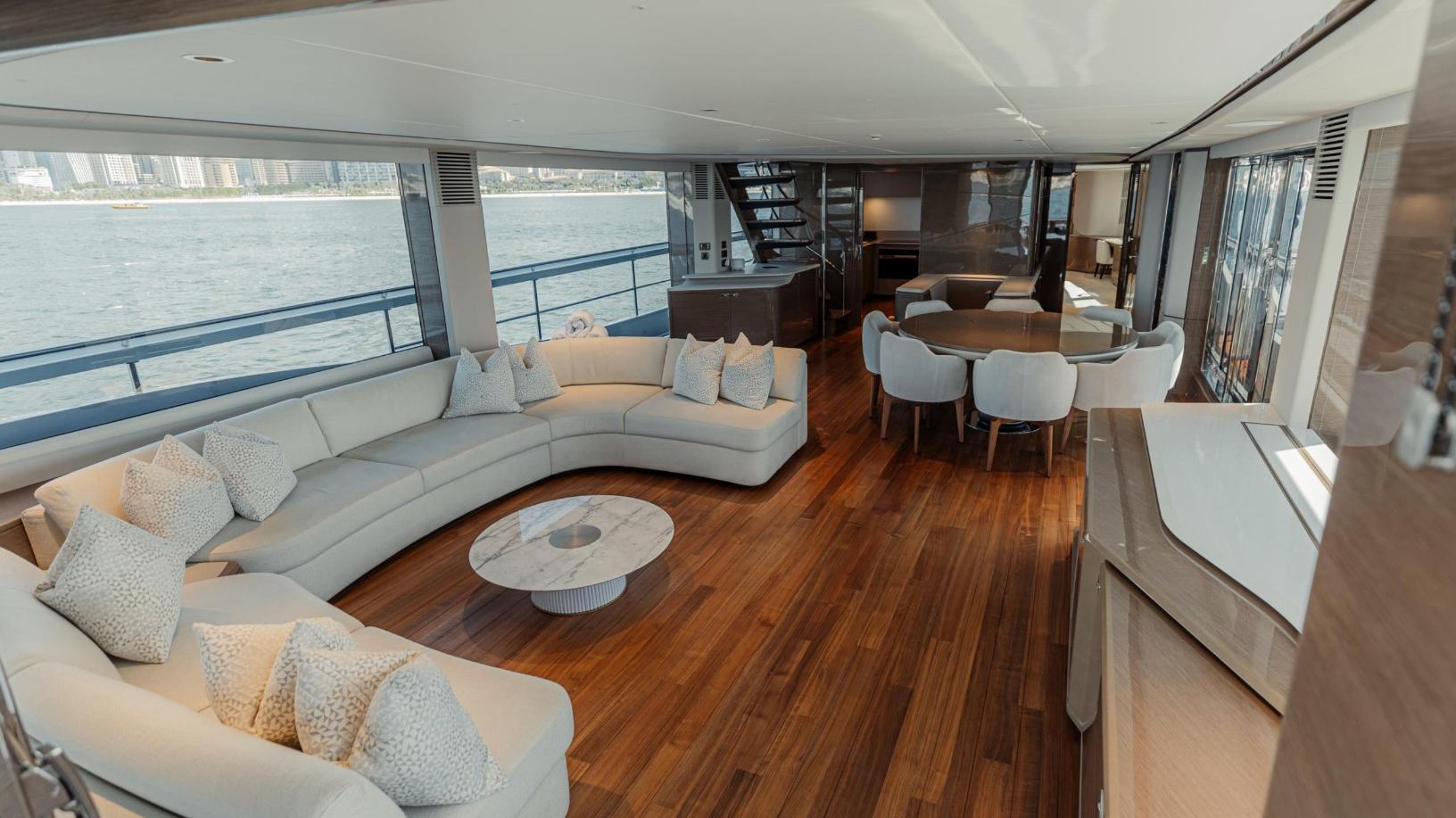 Princess 95X Super-flybridge: view 4
