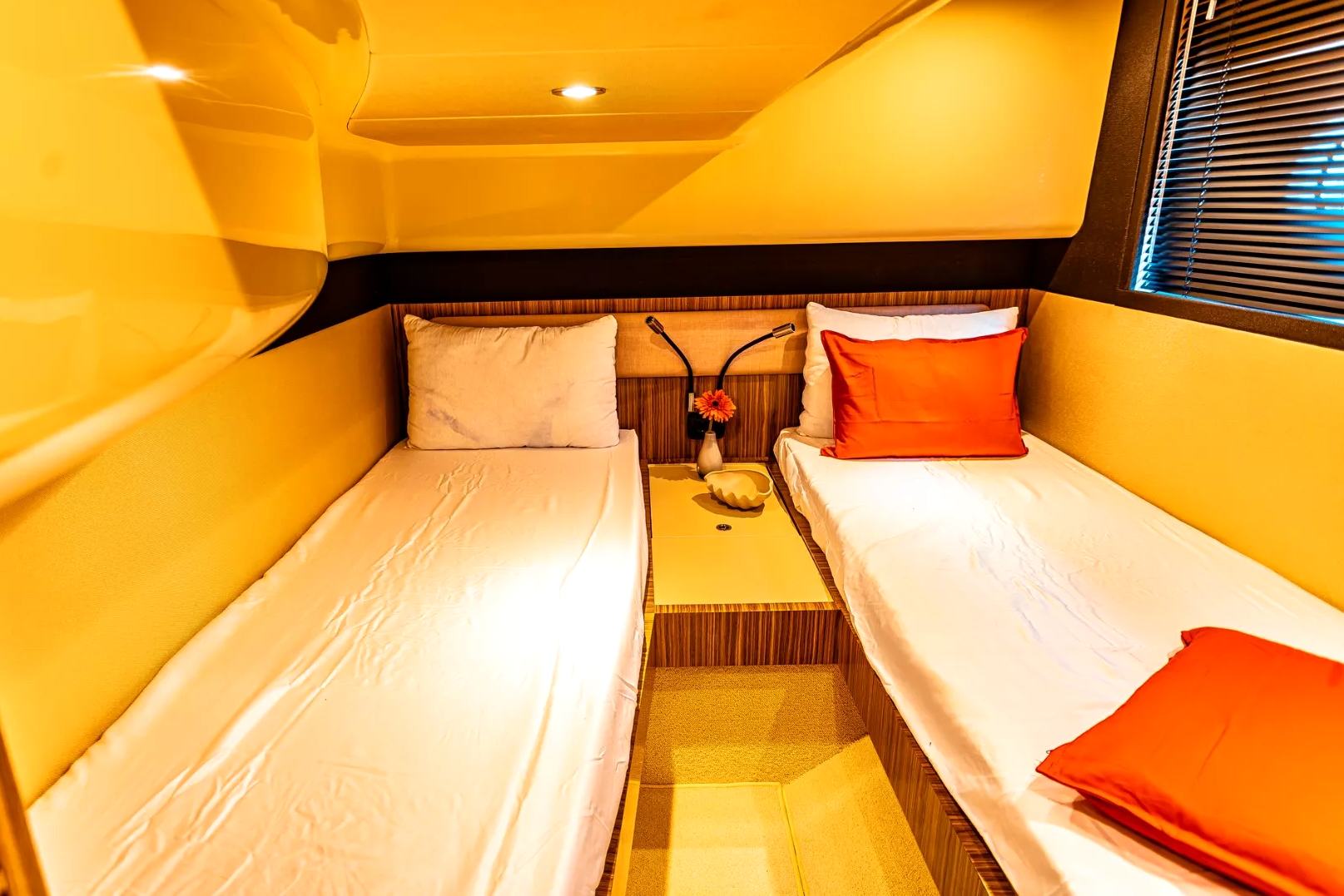Azimut Magellano 43 ft: view 12