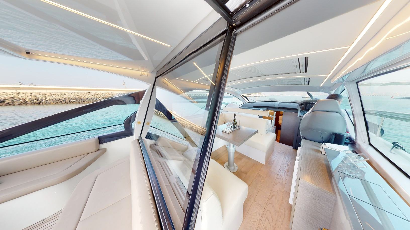 Pershing 5X Pearl White: view 10