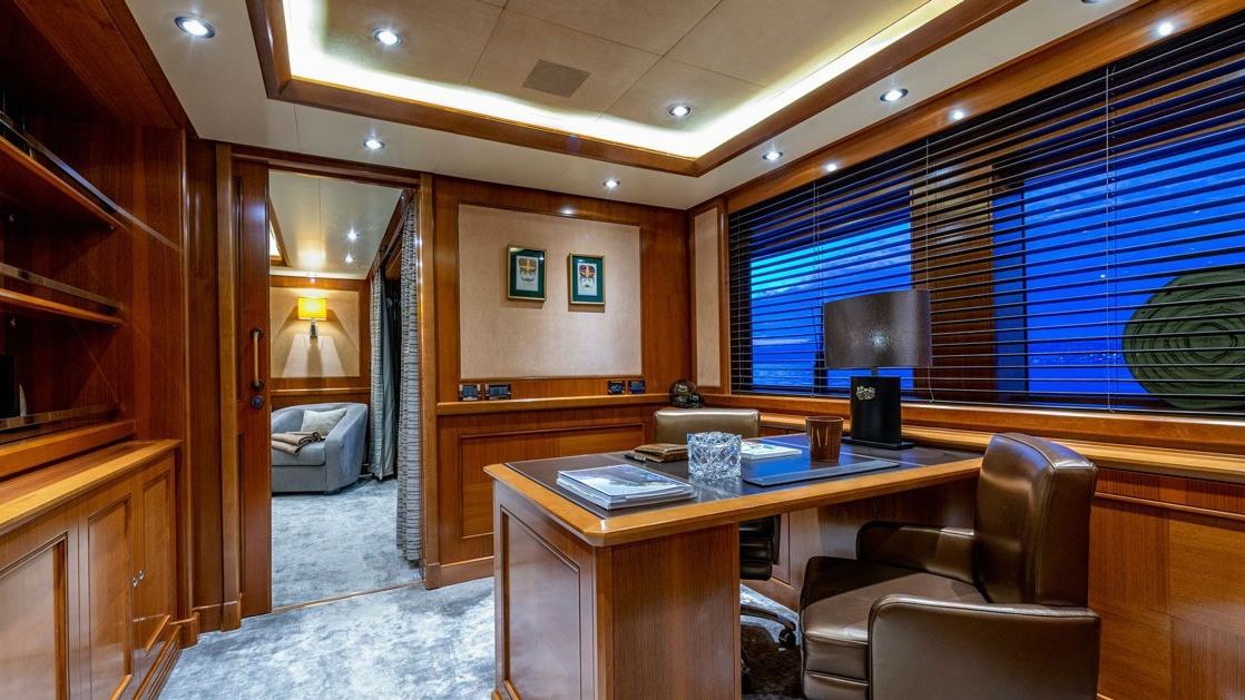 M/Y Behike: view 3