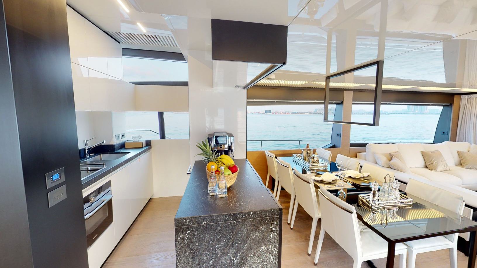 Ferretti 78 ft: view 10