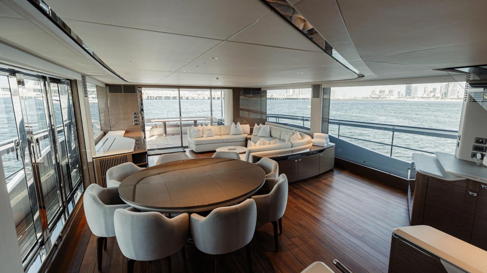 Princess 95X Super-flybridge: view 2