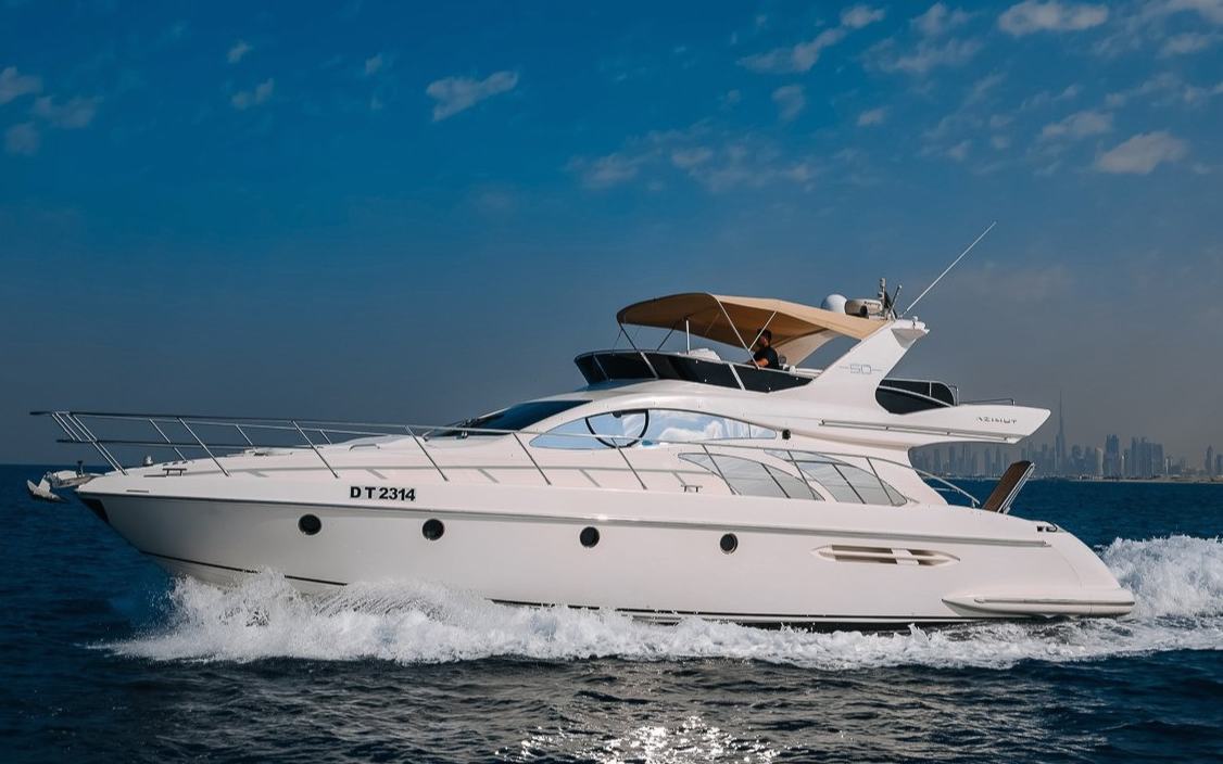 تأجير Azimut Candy