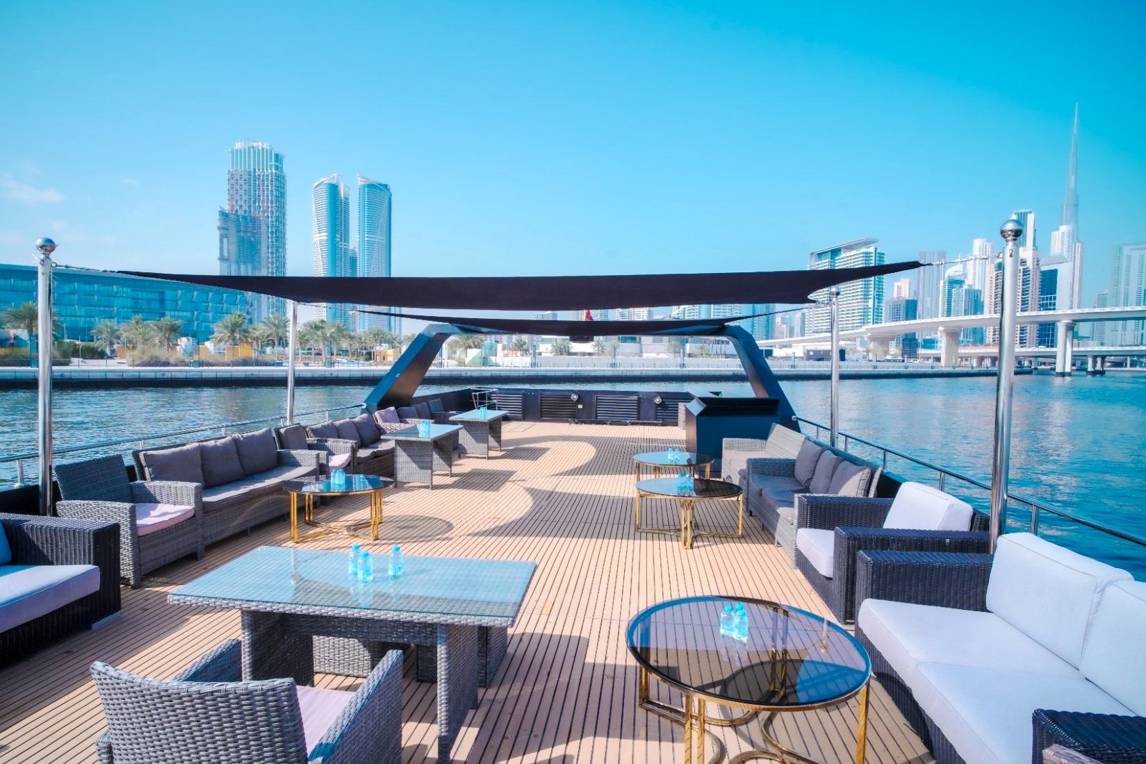 Play Boy Houseboat: view 8