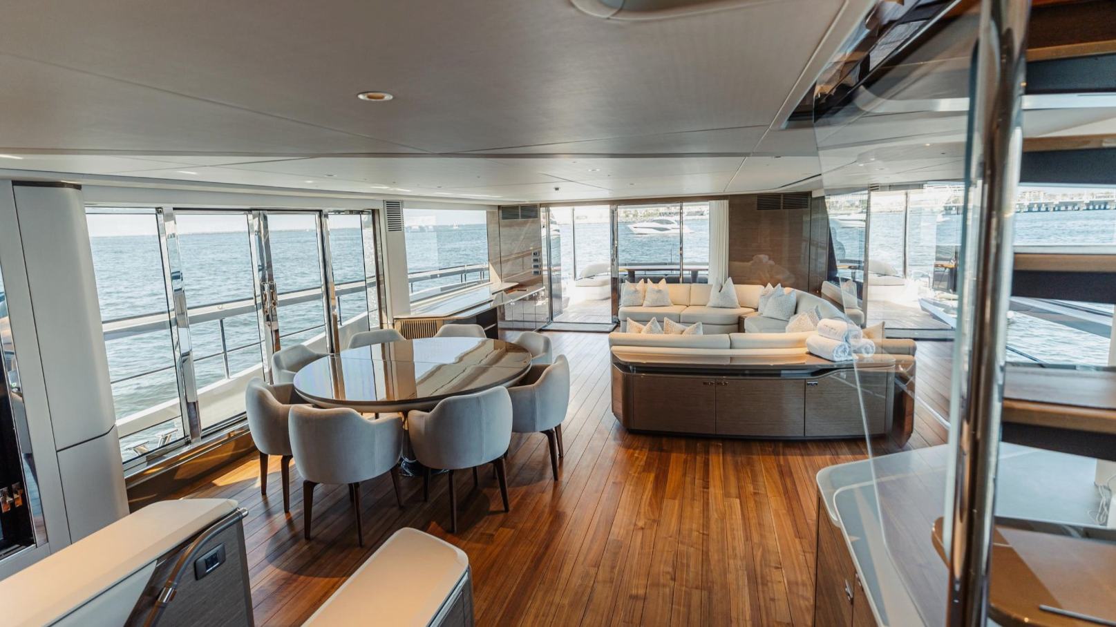 Princess 95X Super-flybridge: view 8