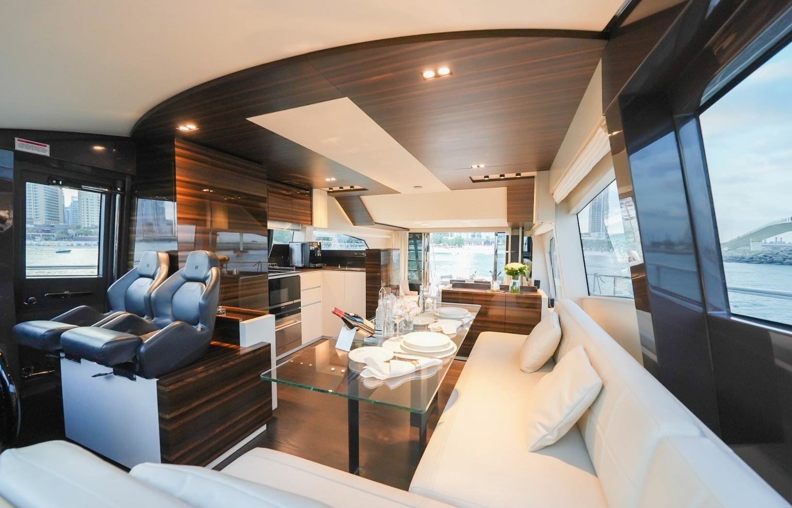 Ferretti 67 ft: view 9