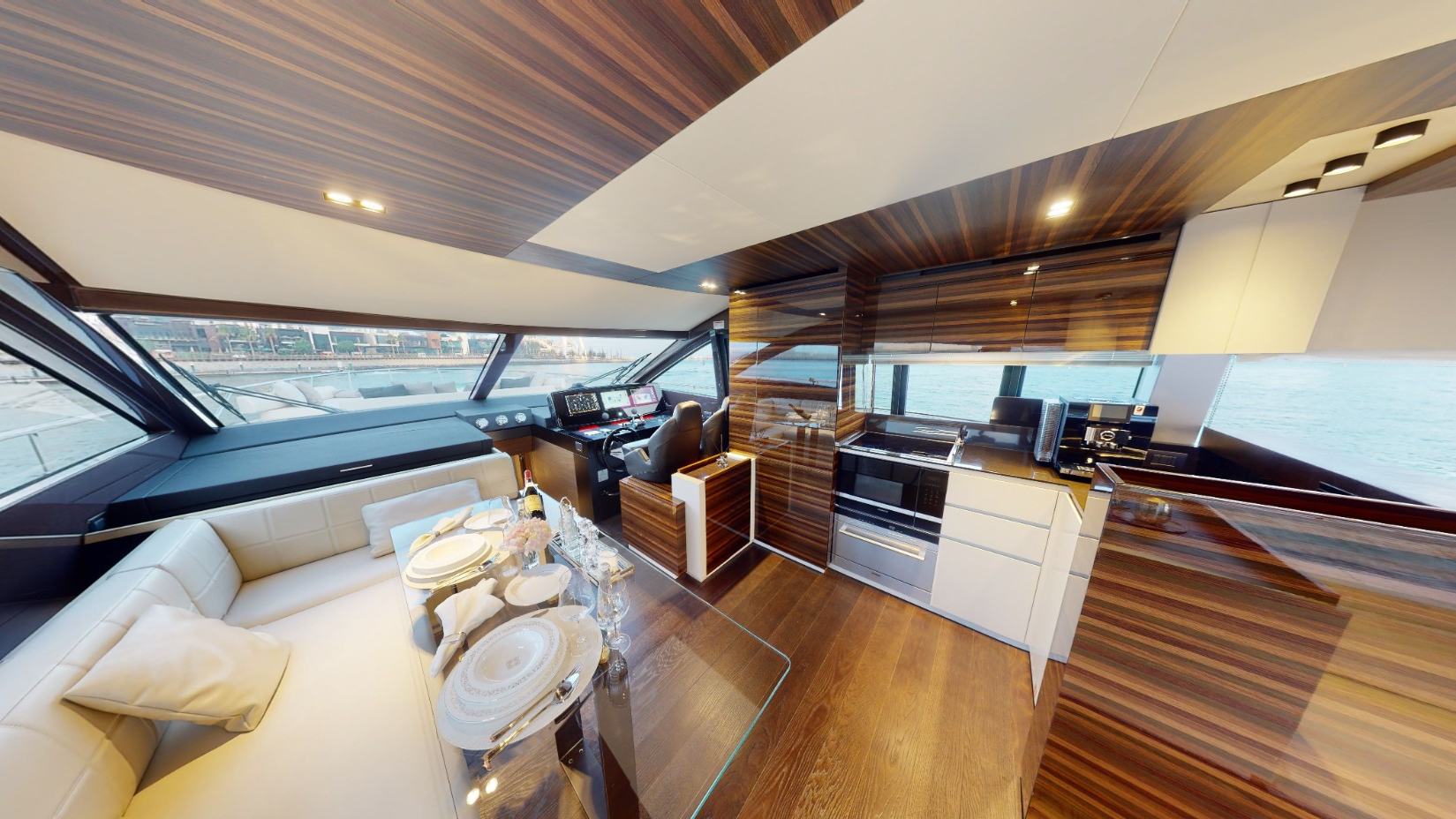 Ferretti 67 ft: view 14