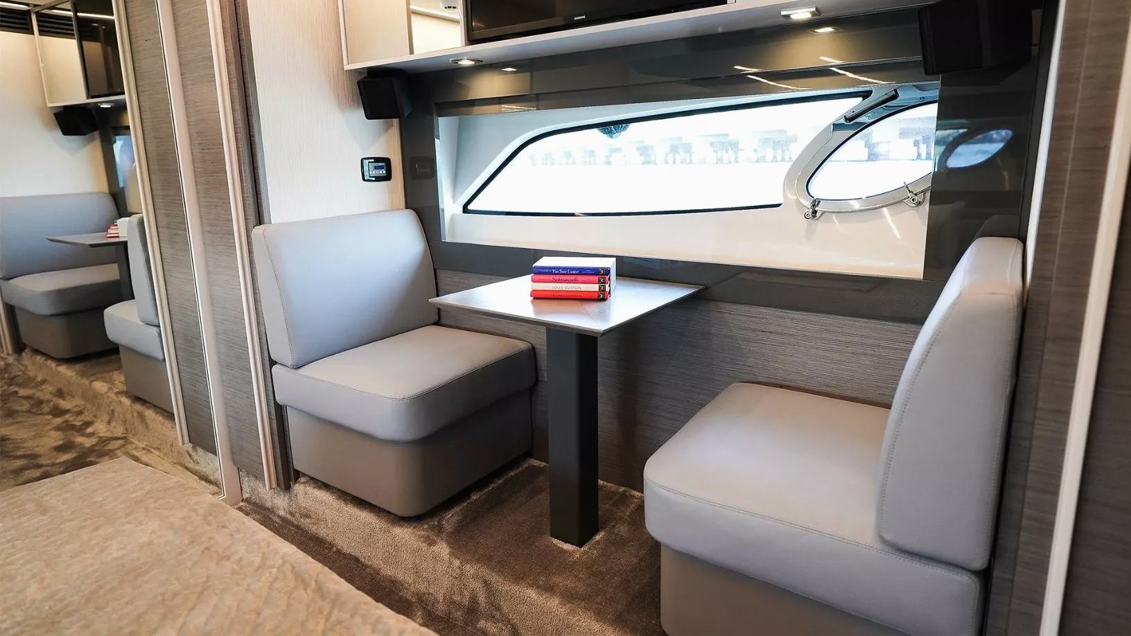 Pershing 5X Shark Grey: view 2