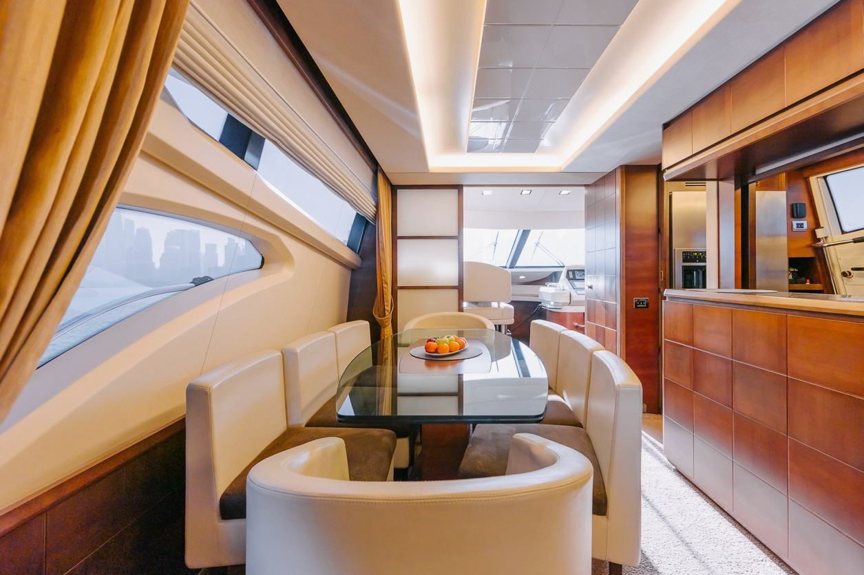 Azimut Viktoria: view 3